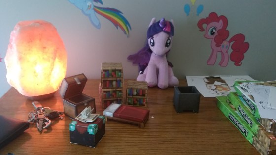 Minecraft toy cardboard